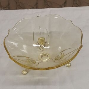 vintage Fostoria topaz yellow Fairfax scalloped edge serving bowl